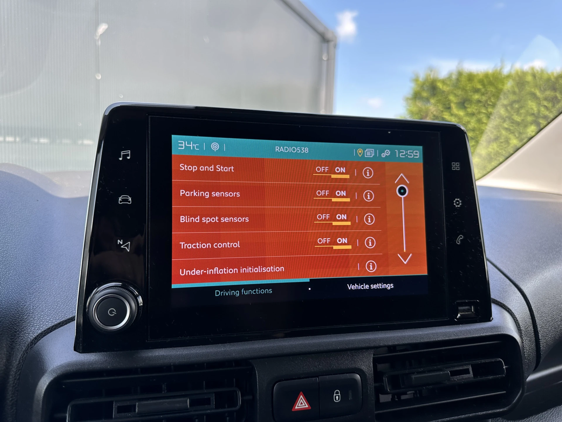 Citroën Berlingo 2020 - 1.5 BlueHDI 102 PK E6 / L1H1 / 1e EIG. / TREKHAAK / PERMANENT REAR VIEUW / BLIND SPOT / ALUCA INRICHTING / AIRCO / CRUISE afbeelding 14