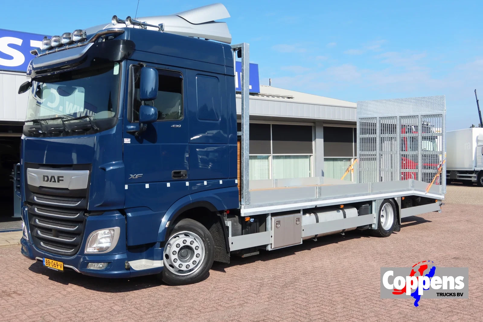 DAF XF 430 2021 - FA 4x2 Oprijvrachtwagen afbeelding 1