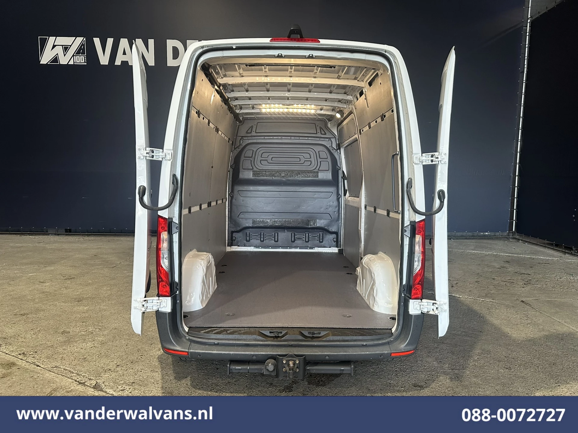 Mercedes-Benz Sprinter 2020 - 214 CDI 143pk L2H2 Euro6 Airco | Camera | Apple Carplay | Cruisecontrol | Trekhaak Bild 11