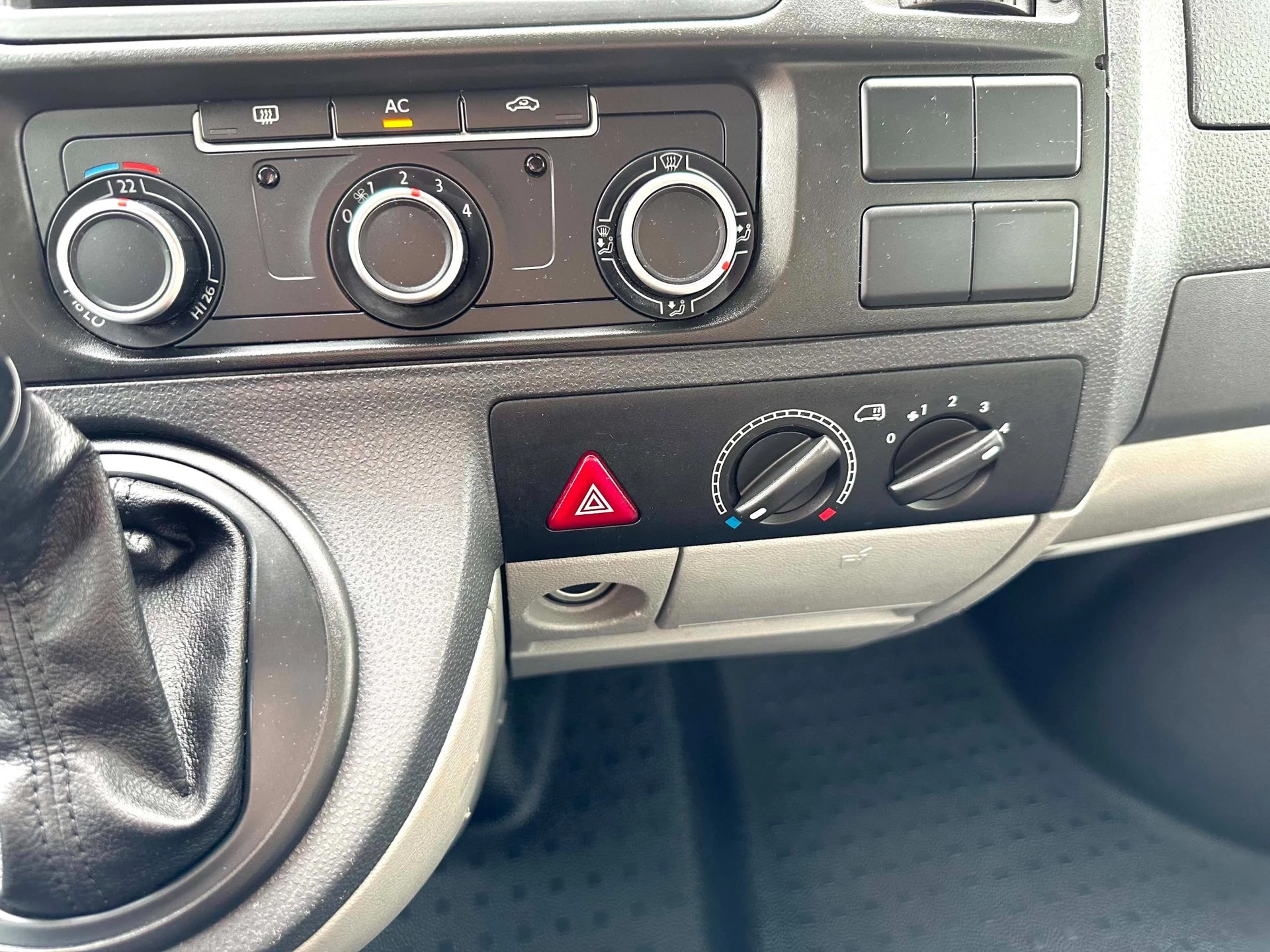Volkswagen Transporter 2012 - Kombi 2.0 TDI L2H2 9 Persoons Automaat Marge 140 PK afbeelding 18