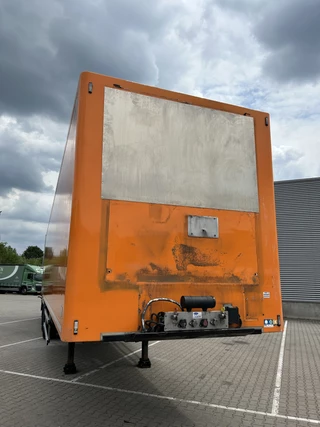 Schmitz Cargobull / SOR Iberica 2015 - / Isolated Box / Loadlift изображение 18