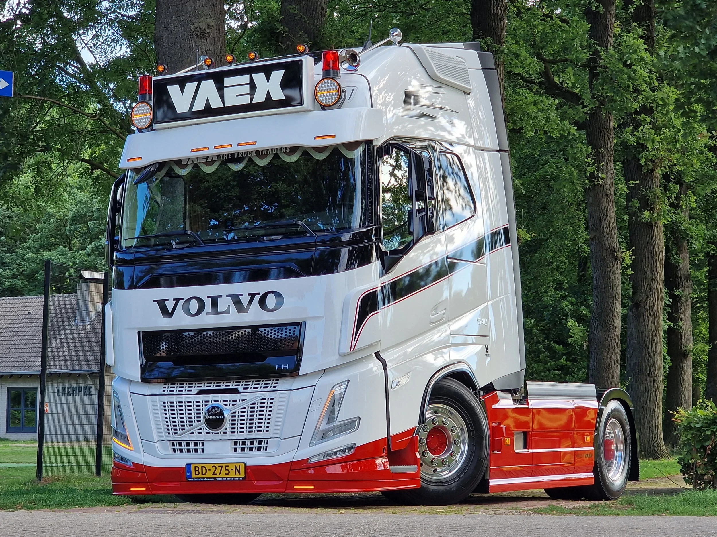 Volvo FH 2026 - 540 Aero Globetrotter XL 4x2 - New - Full spec - Show Truck - BUFFL interior - Retarder - I parkcool - Full air immagine 1
