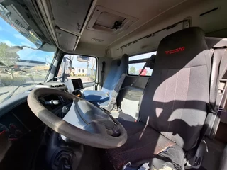 Volvo FM13-400 2007 - / 8X4 / AJK HOOK 25TON / CRANE HMF 1560 K3 / ROTATOR / LIFT+LENKACHSE / AIRCO / MANUAL / EURO-4 / 2007 bild 28