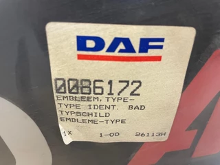 DAF N/A - 0086172 EMBLEEM (ALS NIEUW) bild 2