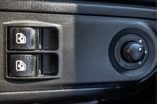 Iveco Daily 2015 - 50C15 3.0L | Open Laadbak | Kraan | Euro 6 | 1ste Eigenaar| 146 PK | 3-Zits image 24