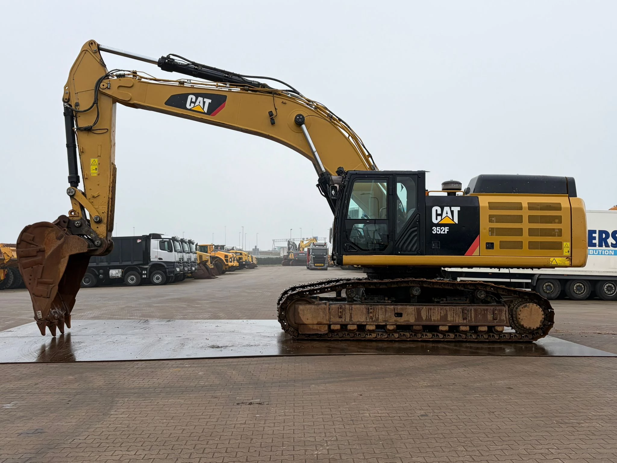 Caterpillar 352F 2019 obrázek 1