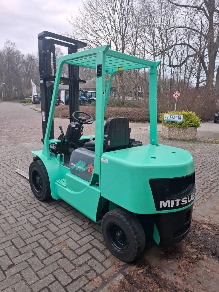 Mitsubishi 1998 - FD30 Heftruck Bild 2