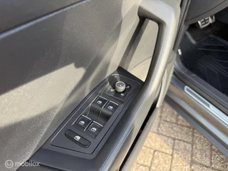 Volkswagen T-Roc 2018 - 2.0 TSI DSG 190 PK R-Line 4-Motion Pano obrazek 10
