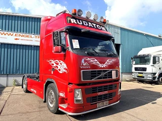 Volvo FH 2007 - 13.480 GLOBETROTTER-XL (MANUAL GEARBOX / VBI ENGINE BRAKE / HYDRAULIC KIT / P.T.O. / AIRCONDITIONING / FRIDGE / ETC.) afbeelding 2 miniatuur
