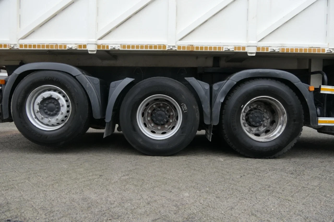 MAN TGS 2009 - 35.400 | 8X4 | HIAB 144 BS-3 DUO + Remote Control | 25Ton Tipper | 468407Km | 2009 | Euro4 | Belgium Truck Bild 20