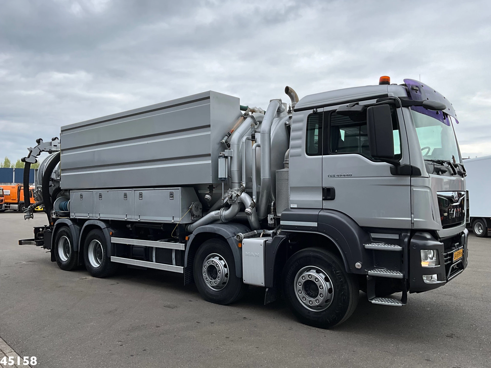 MAN TGS 2017 - 41.440 8x4 Euro 6 Wicom Combi Just 85.658 km! image 5