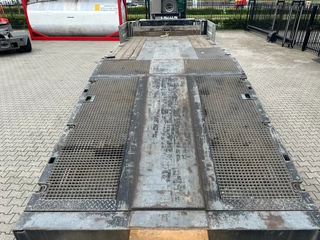 Broshuis N/A 2017 - 3ABSD Lowloader 3-axle / GVW: 59.000kg / Neck: 23.000kg / hydraulic steering + ramps + loading table / 4.60m extendable / winch / liftaxle image 70