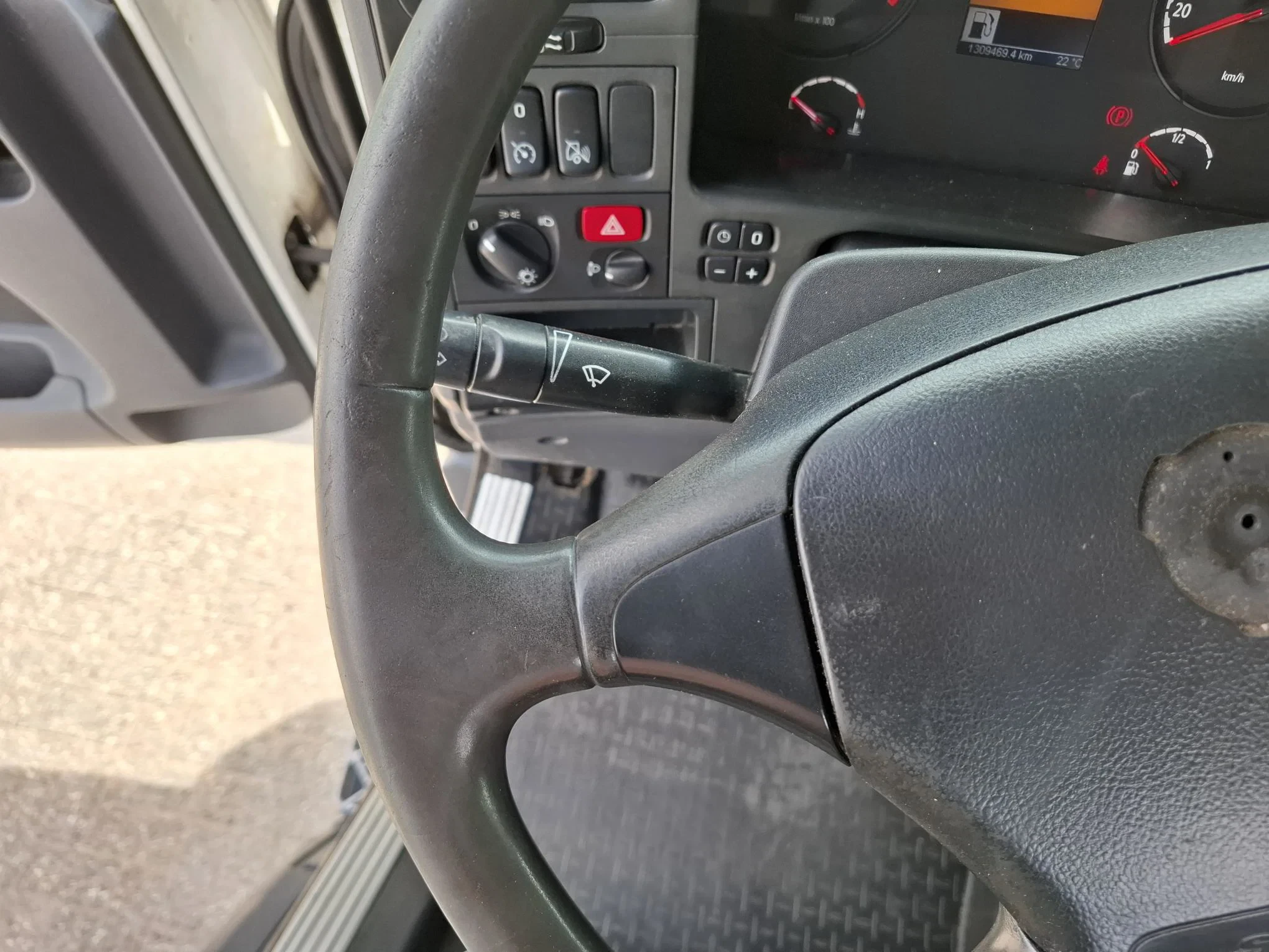 Scania P 2012 - P420 / GOOD TYRES / AIRCO / AUTOMATIC / EURO-5 / 2011 obrázek 13
