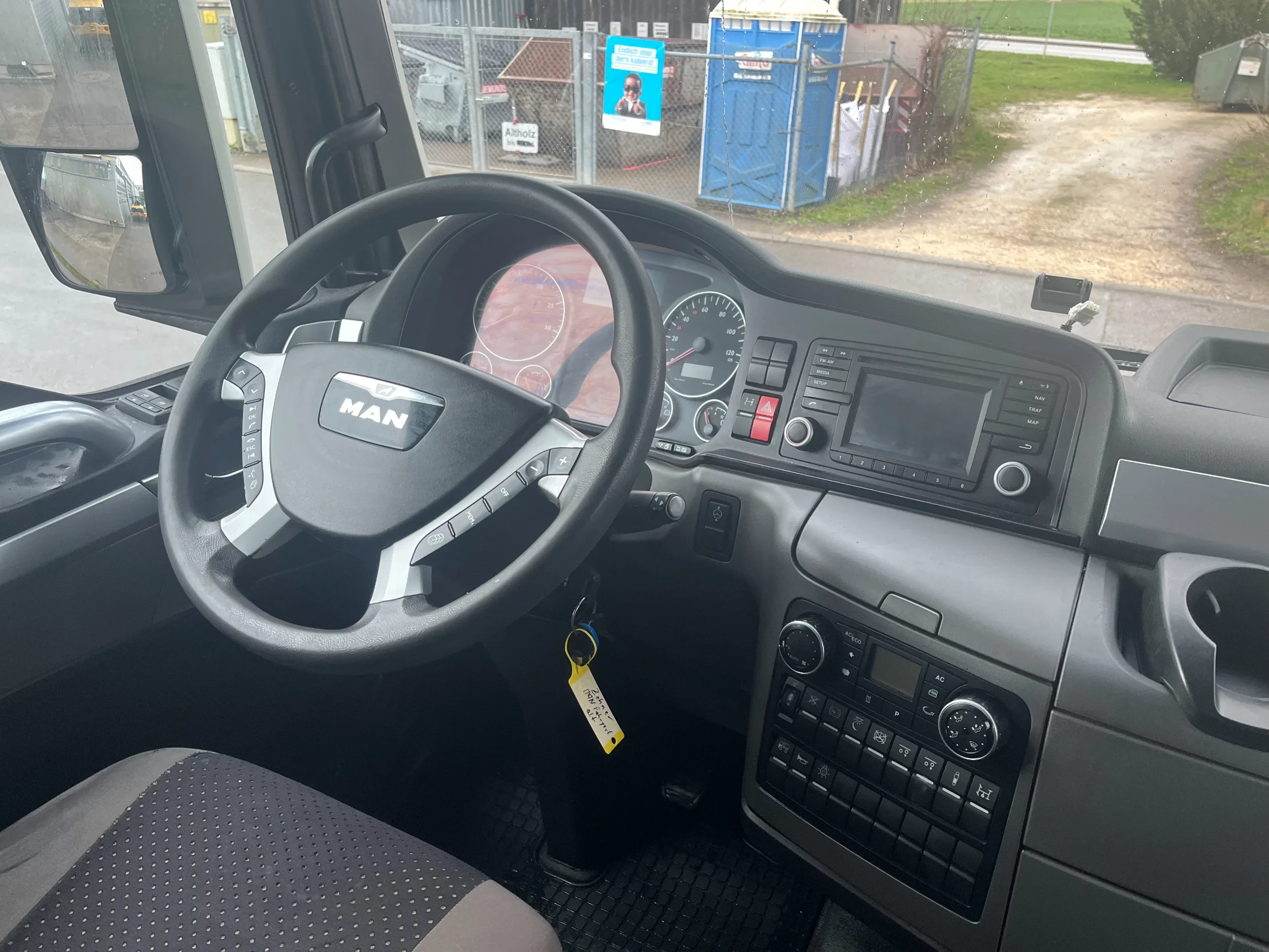 MAN TGX 2013 - 26.480 6x2 FLL *Chassis *Nebenantrieb *ALCOA *Intarder *Vollluft image 22