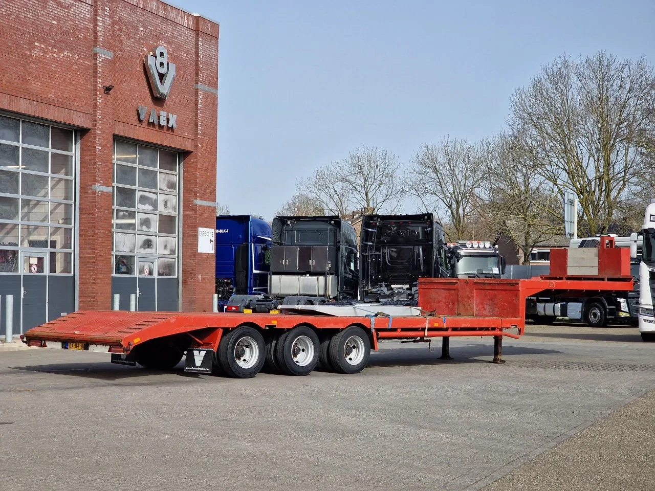 Van Hool SZ-302 1978 - Low loader - 3 axle - Ramps - Extendable - Steel suspension image 9