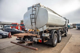 Renault 5 2005 - KERAX 370-6X4+16000L/5COMP obrazek 3