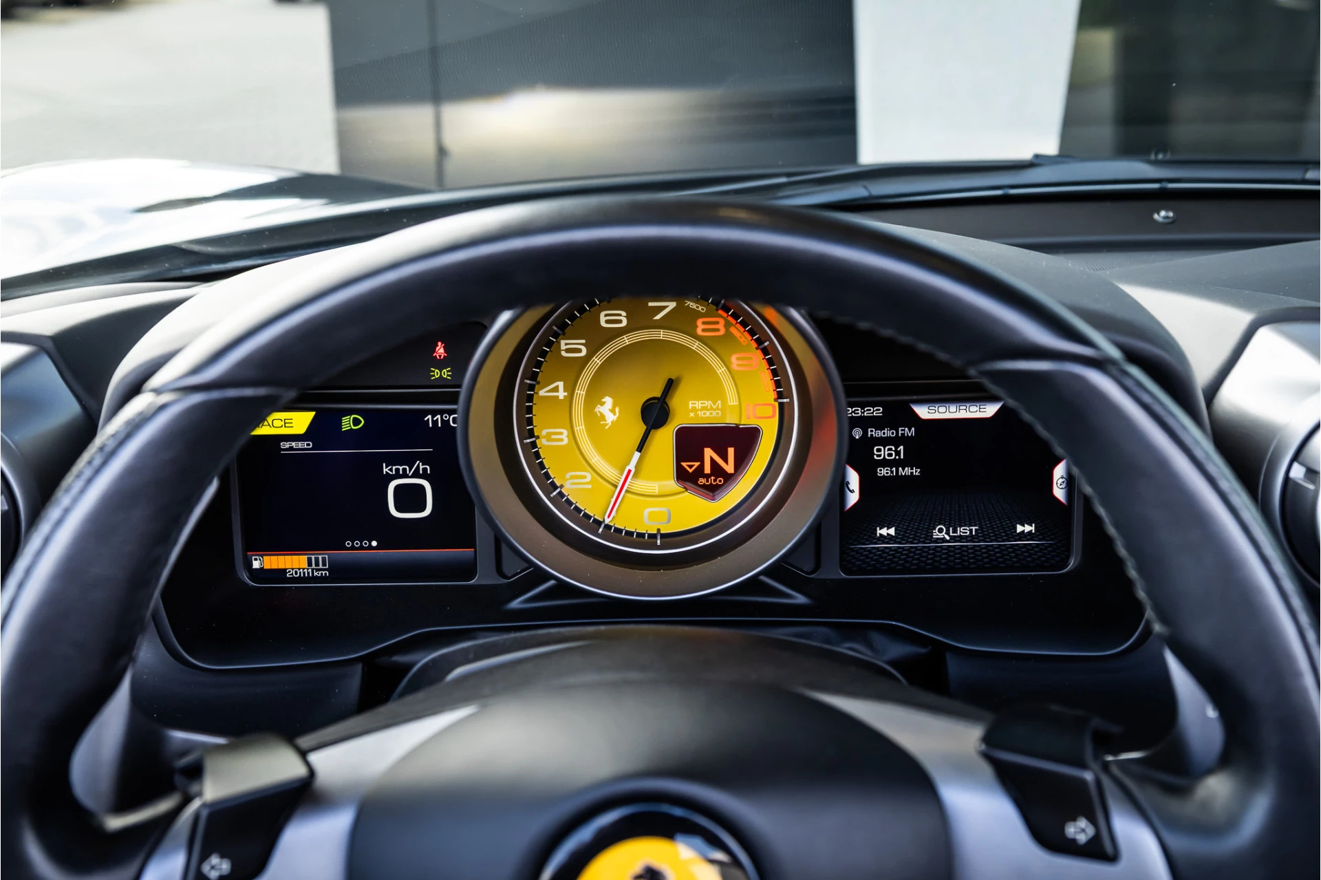 Ferrari F8 Spider 2022 - 3.9 V8 HELE obrázek 14