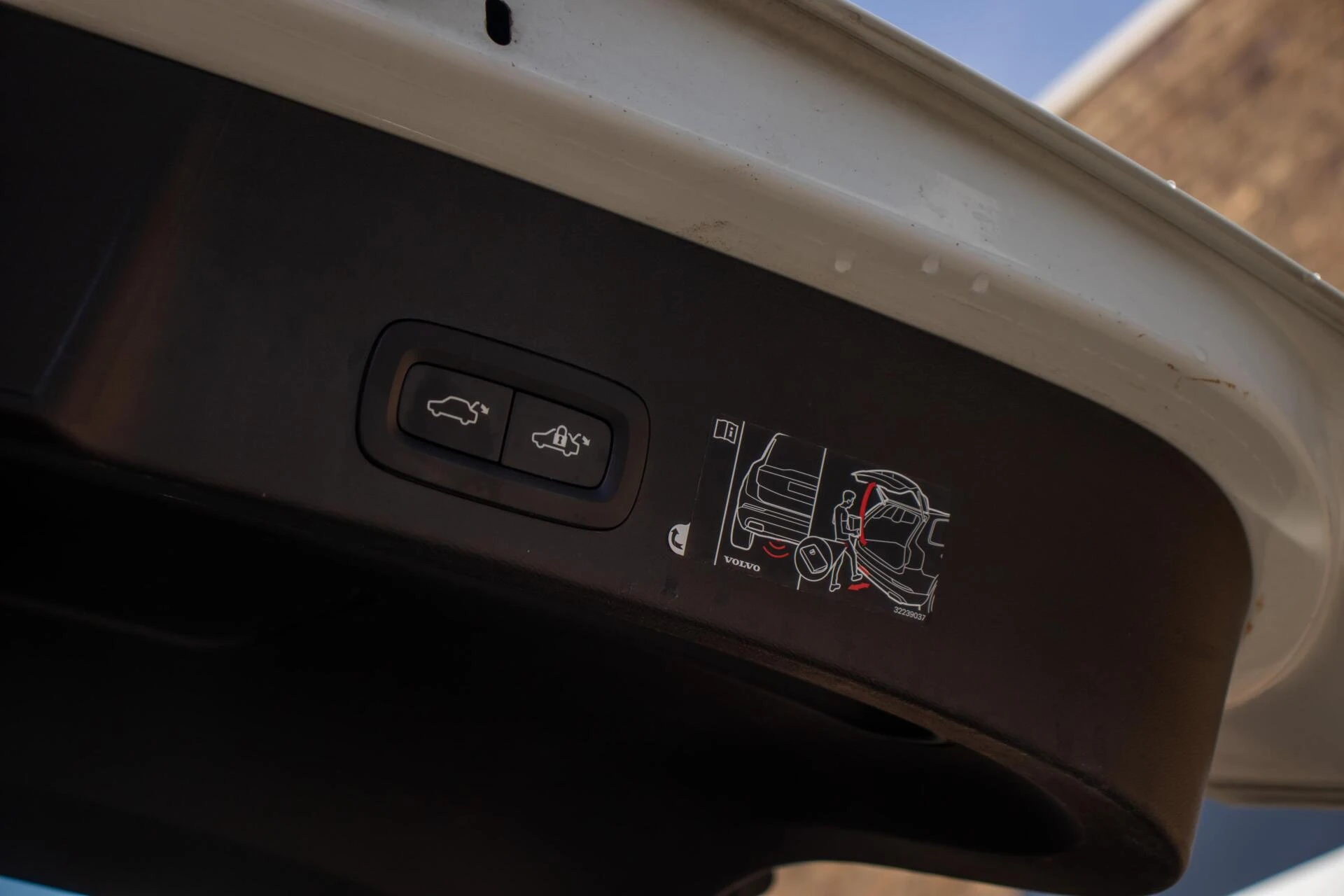 Volvo XC40 2019 - 2.0 T4 R-Design, Orig. NL, Pano, Leder, Keyless afbeelding 25