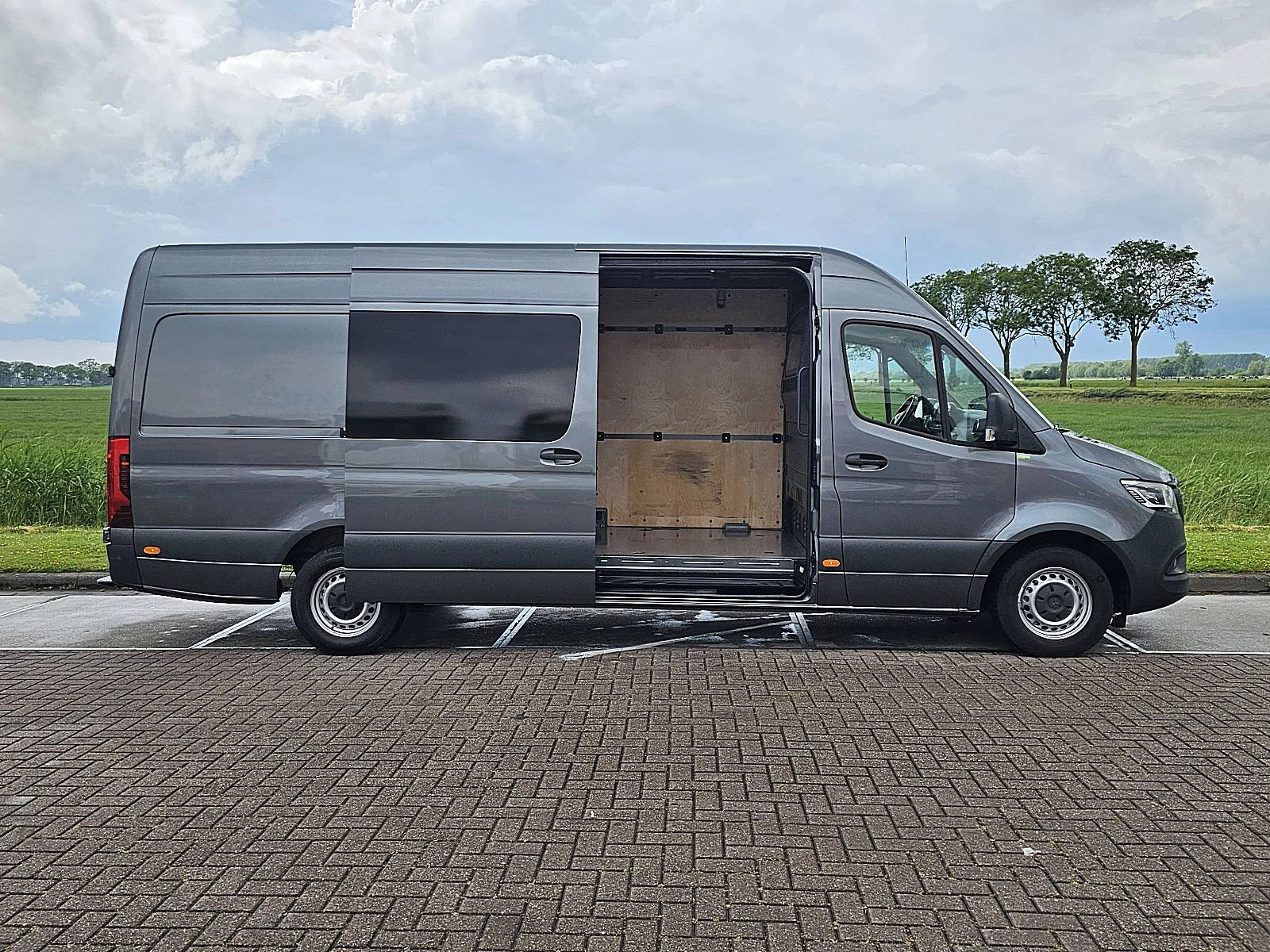 Mercedes-Benz Sprinter 2020 - 319 obrázek 15