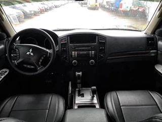 Mitsubishi Pajero 2013 - GLS 3.5 - V6 , 4x4 , 7 Pers., Full Option image 9