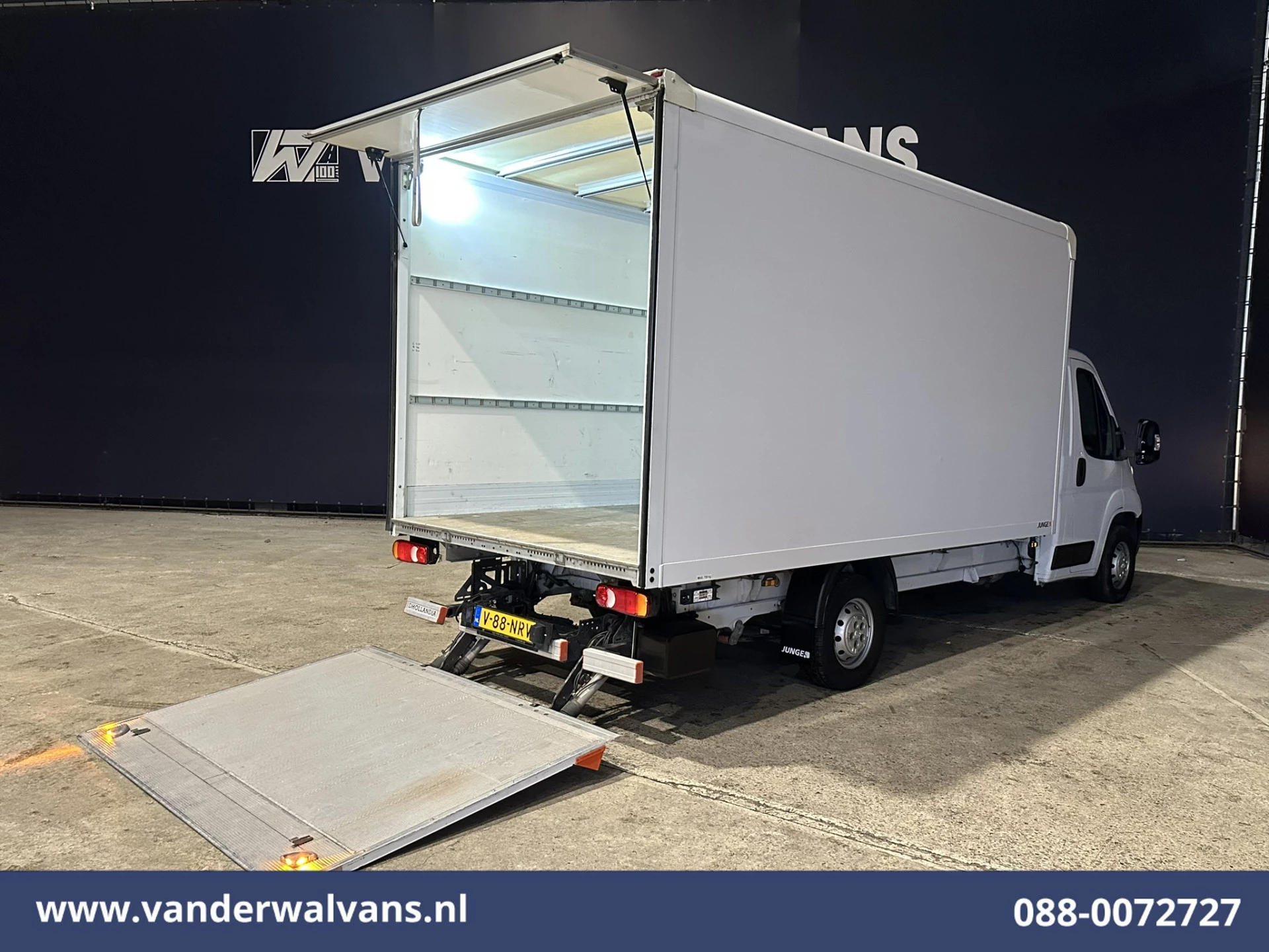 Peugeot Boxer 2022 - 2.2 BlueHDi 141pk Bakwagen 435cm Lang Laadklep Euro6 Airco | 1085kg laadvermogen | Cruisecontrol image 3