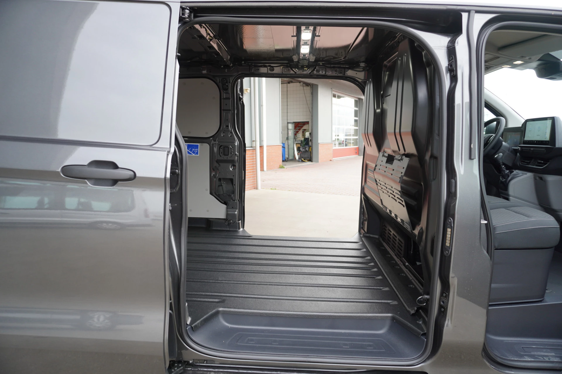 Ford Transit Custom 2024 - 320L 2.0 TDCI 136PK L2H1 Trend Achterklep Schuifdeur L / R obrázek 20