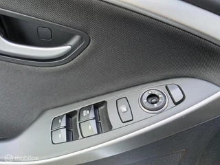 Hyundai i30 2016 - 1.6 GDi i-Motion plus Dealer onderhouden! obrazek 17