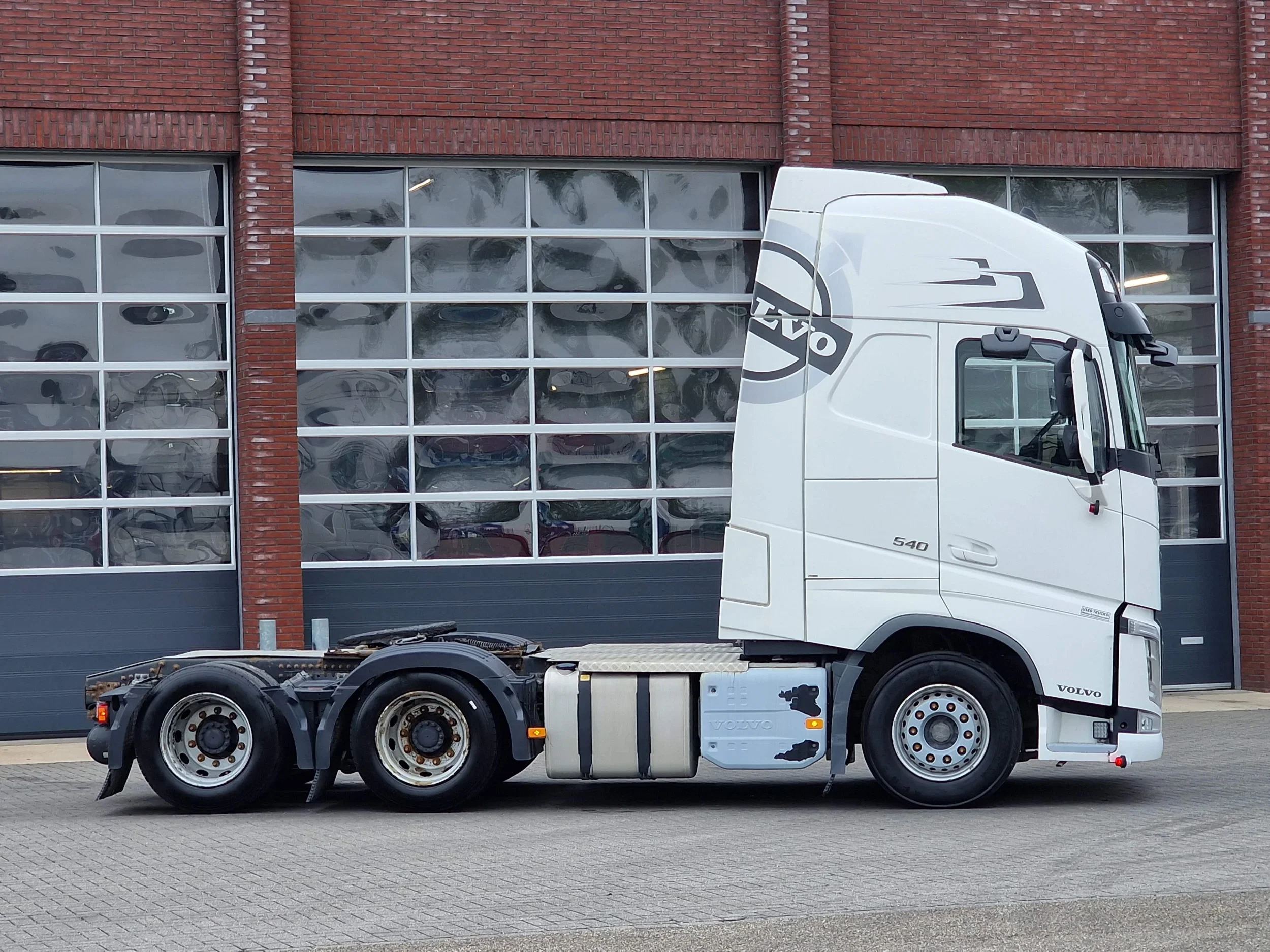 Volvo FH 2018 - 13.540 Globetrotter 6x4 Lift axle - PTO/Hydraulic - 3.20 WB obrázek 9