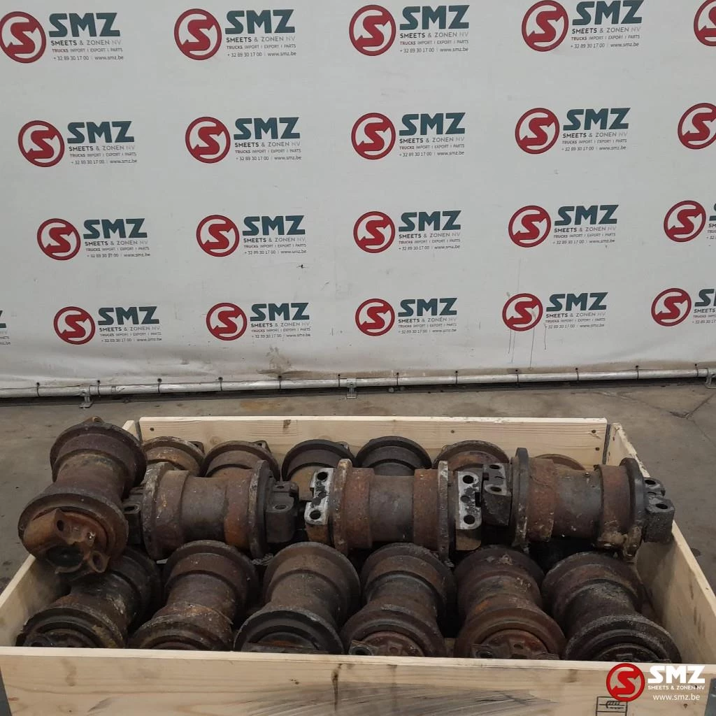 Caterpillar 2022 - Set of 16 track roller single flange Caterpillar immagine 1
