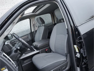 Dodge Ram 1500 2023 - 5.7 V8 Night Edition CrewCab Classic obrazek 29