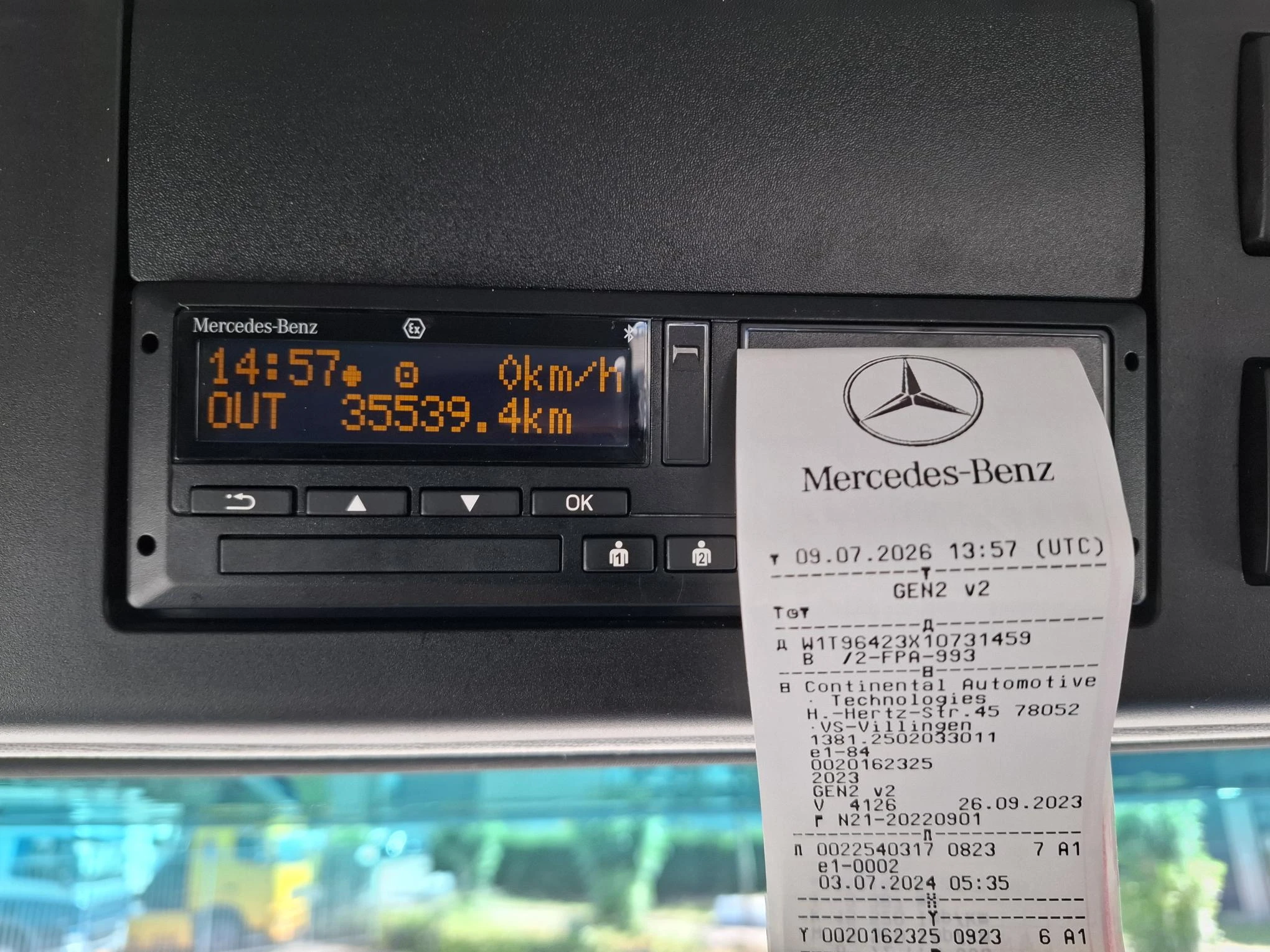 Mercedes-Benz Arocs 3242 2024 - / 8X4 / HIAB 25TON HOOKLIFT / !! 35539 KM!! / TOP CONDITION / BIG AXLE / FRIDGE / SMART TACHO / AUTOMATIC / EURO-6 / 2024 immagine 34