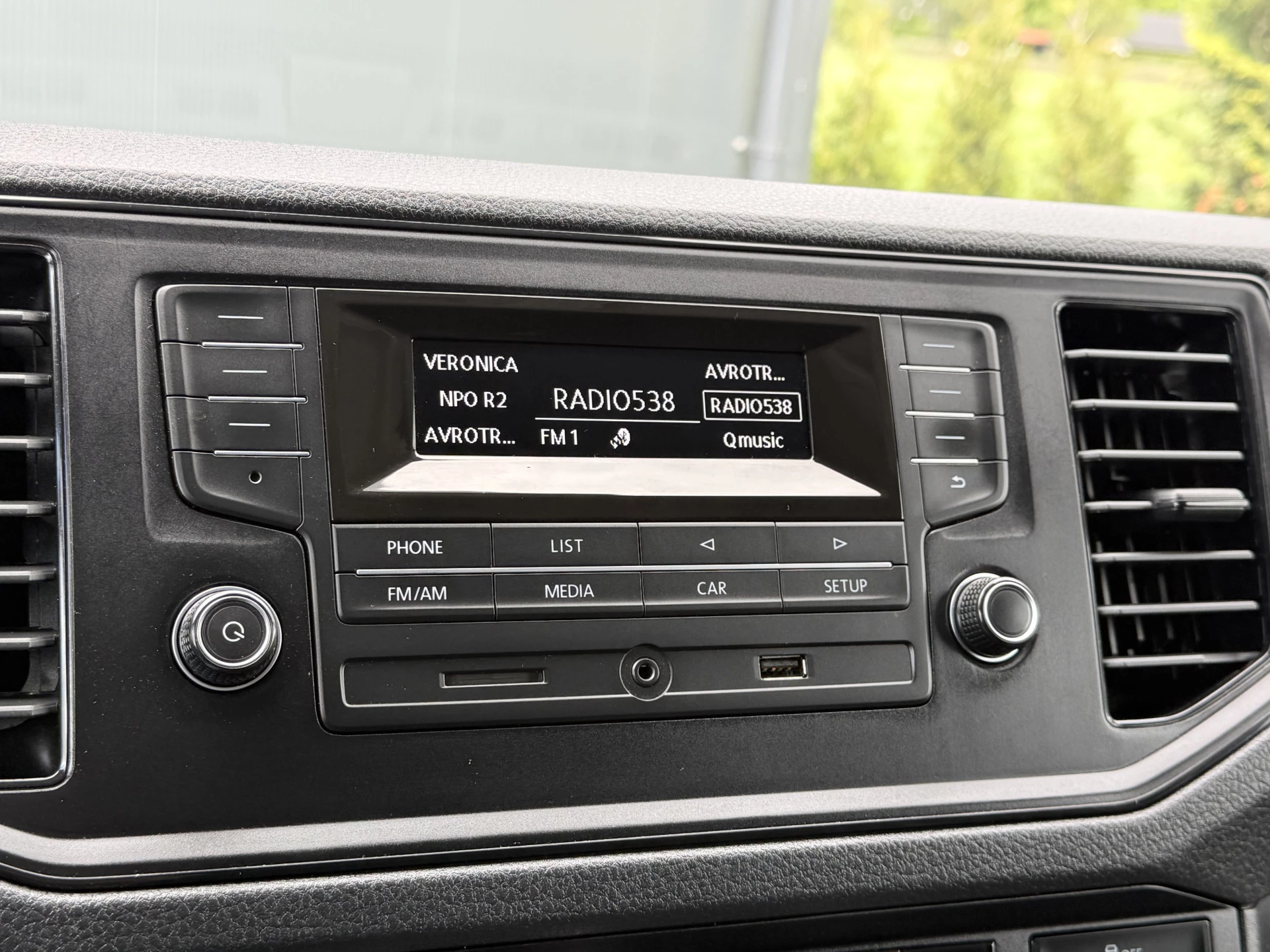 Volkswagen Crafter 2019 - 2.0 TDI 141 PK / L3H3 / 1e EIGENAAR / ZEER NETJES !! / AIRCO / CRUISE / ERGO GEVEERDE STOEL Bild 13