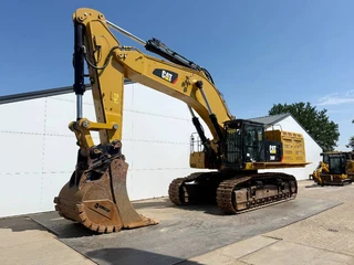 Cat 2019 - 390F - German Machine / Camera / Quick Coupler image 2 miniature