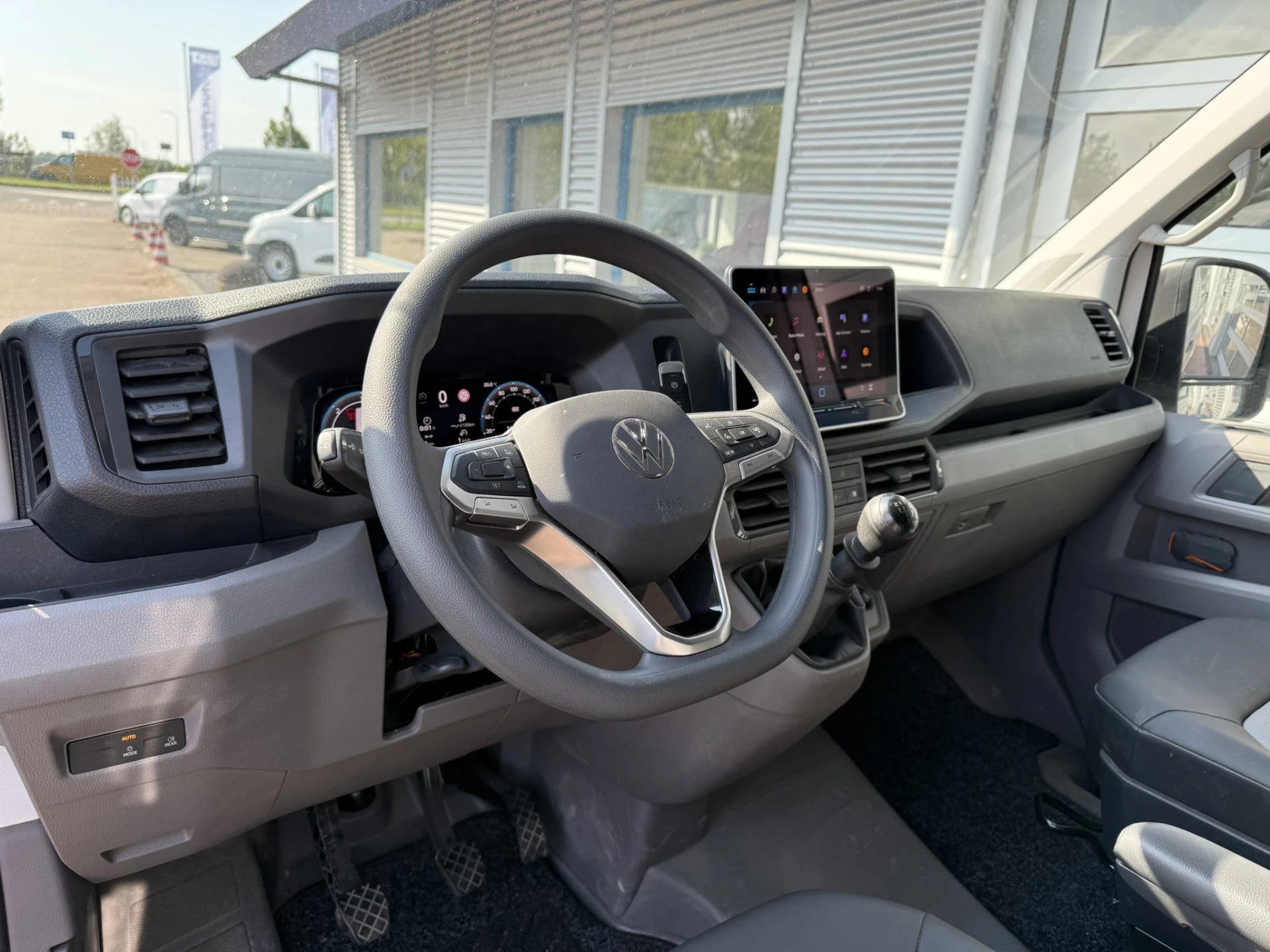Volkswagen Crafter 2024 - 30 2.0 TDI L3H3 Trendline Airco/Apple-Android carplay afbeelding 6
