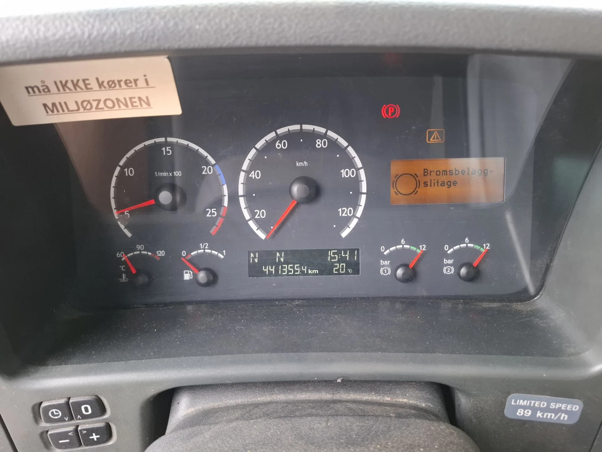 Scania R 2007 - R480 / 8X4 / INLINER / 441355 KM / FULL-AIR / 8TONS FRONT AXLE / FRIDGE / SEMI-AUTOMATIC / EURO-4 / 2006 afbeelding 18