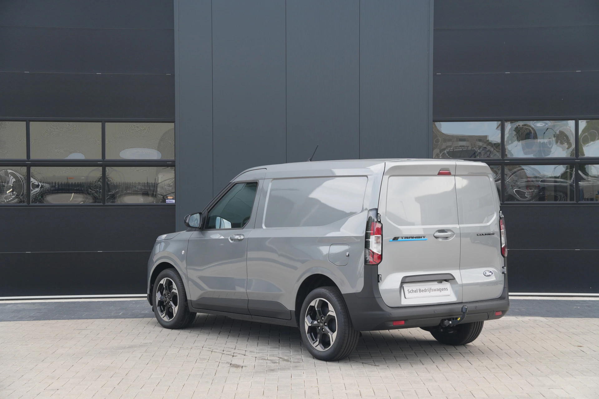 Ford E-Transit Courier 2026 - Limited 44 kWh 136pk - Trekhaak - Stoel/Stuurverwarming - ACC - Blindspot - Camera - Rijklaar Bild 8
