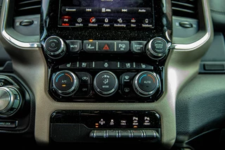 Dodge Ram 1500 2019 - 5.7 V8 4x4 Crew Cab 5'7 Laramie Level 2 obrazek 9