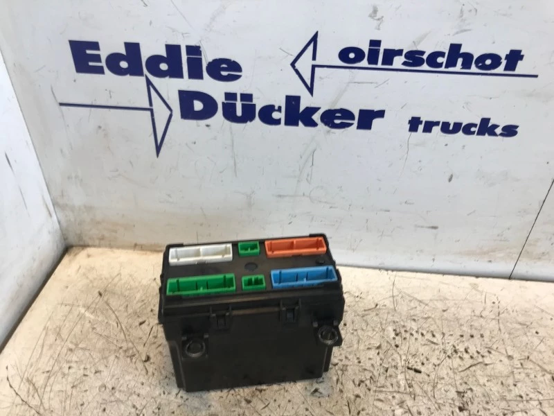 Renault 2008 - 7421067824 VECU-BBM CONTROL UNIT immagine 1