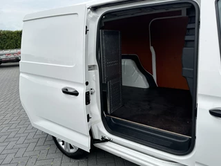 Volkswagen Caddy 2021 - Cargo Maxi 1.5 TSI AUTOMAAT / ** BENZINE ** / L2H1 / 40.450 KM !! / 1e EIG. / TREKHAAK / ALUCA INRICHTING / CRUISE / AIRCO obrazek 10