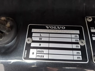 Volvo FH 2007 - 13.440 / GLOBETROTTER XL / NL TRUCK / DOUBLE TANK / TUV:10-10-2026 / ALCOA / FRIDGE / ♫ EXHAUST SYSTEM ♫ / AUTOMATIC / EURO-5 / 2007 obrazek 28