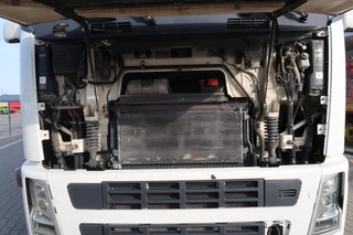 Volvo FH 2006 - 480 FH 480 Cattle transport image 12