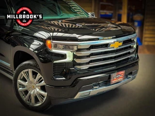 Chevrolet Silverado 2024 - USA High Country 6.2 V8 420 PK изображение 14