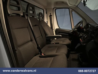 Peugeot Boxer 2022 - 2.2 BlueHDi 141pk Bakwagen 436cm Lang Laadklep Euro6 Airco | Cruisecontrol | 1085kg laadvermogen afbeelding 4