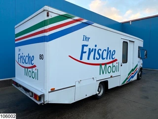 Mercedes-Benz N/A 2002 - Vario 814D Promotional Truck, Manual transmission image 2