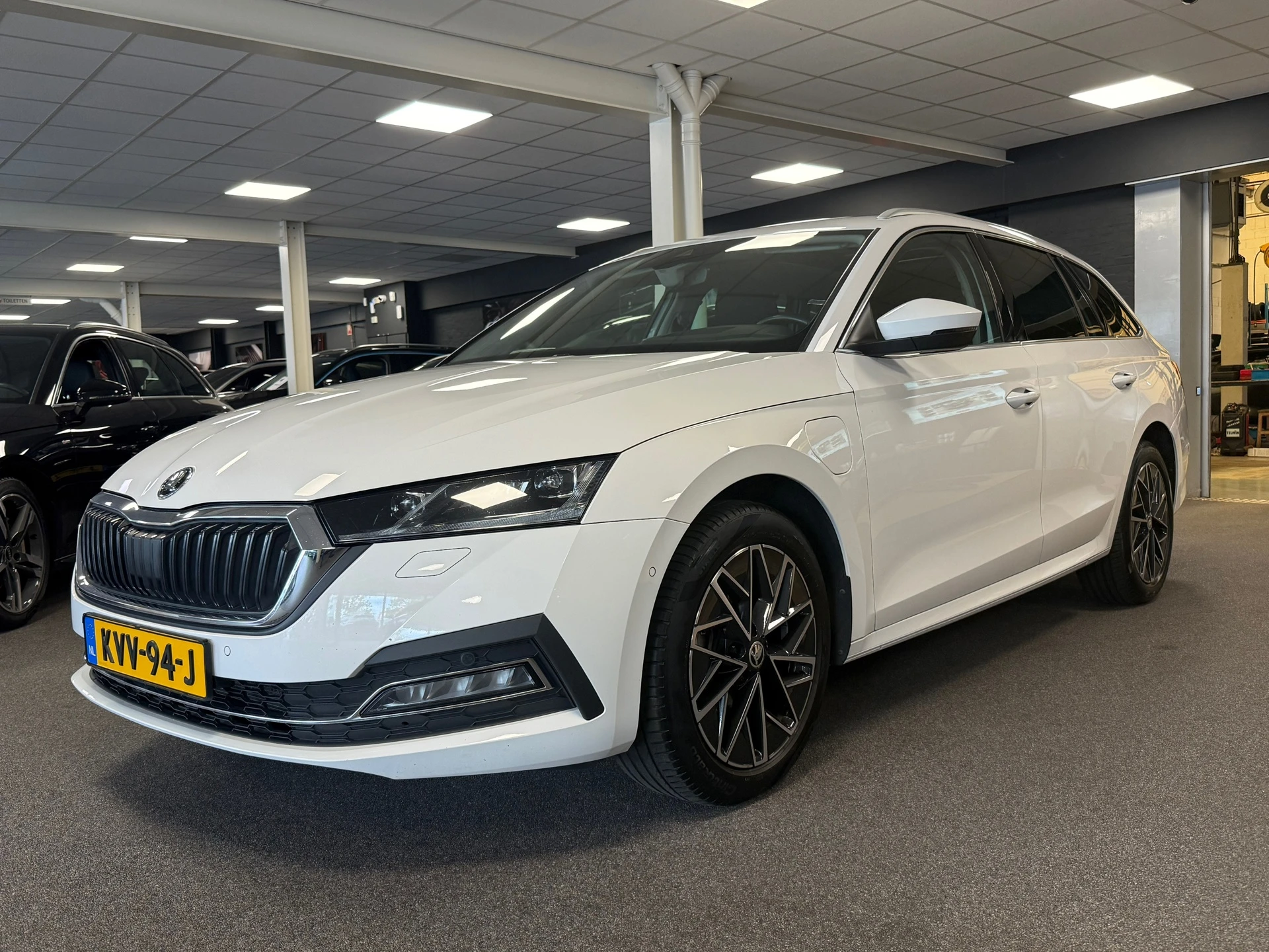 Škoda Octavia 2023 - Combi 1.4 TSI iV PHEV Sportline Business/pano/head up/memory /apple/dodehoek image 1