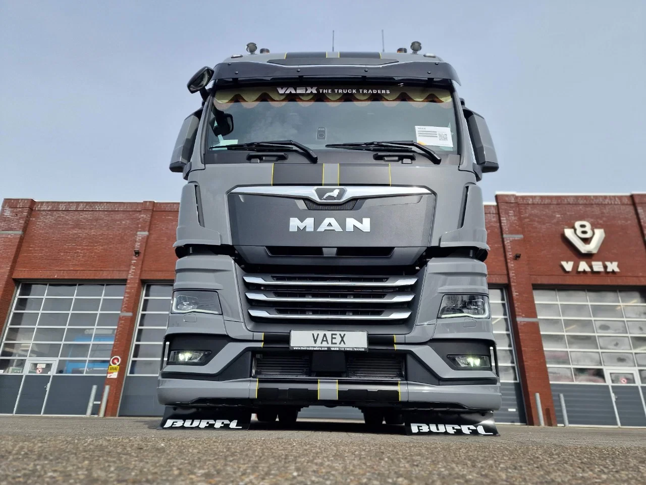 MAN TGX 2026 - 18.520 GX - New - D30 - Retarder - Night clima - Alcoa - Show truck - obrázek 47