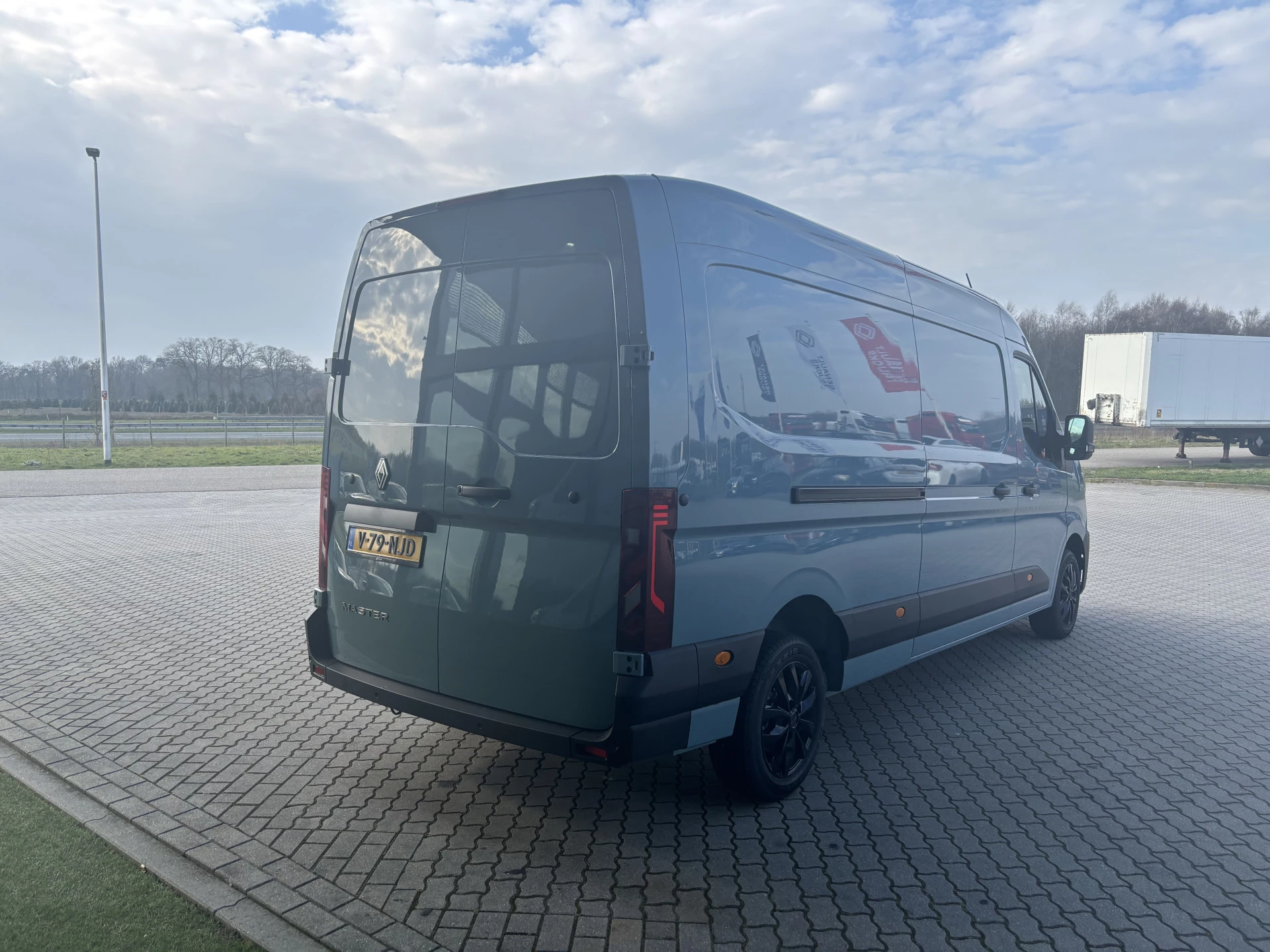 Renault Master 2024 - T35 130 L3H2 Binnenbetimmering + Carplay zdjęcie 3