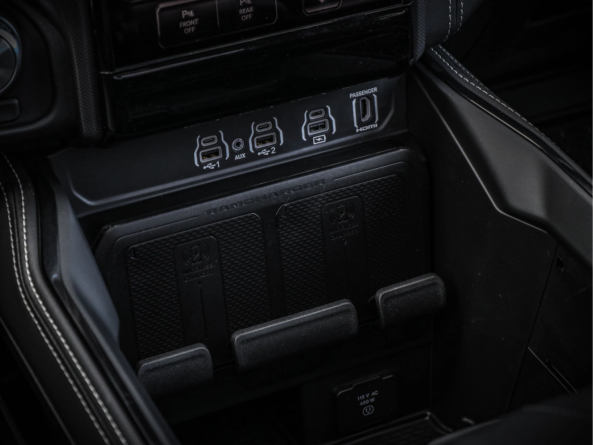 Dodge Ram 1500 2024 - Limited Night Hurricane | 3.0L High Output 540pk 4x4 Crew Cab obrázek 21