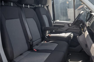 Volkswagen Crafter 2019 - 2.0 TDI L3H3 | Automaat | 177 PK | Highline | LED | Camera | Carplay | PDC | Trekhaak afbeelding 12