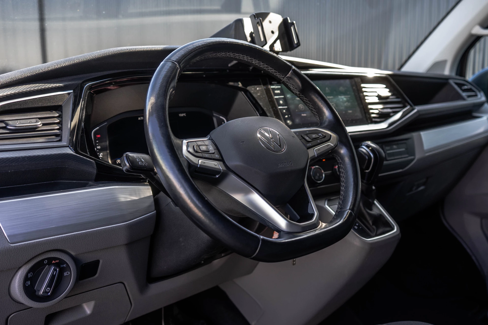 Volkswagen Transporter 2021 - T6.1 2.0 TDI BULLI | L1H1 | 150PK | LED | Automaat | Camera | Carplay | PDC | Trekhaak imagen 11